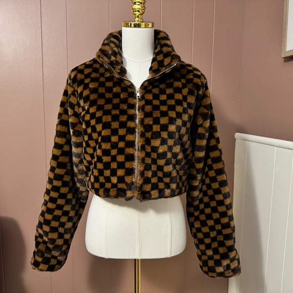 Le Lis Faux Fur Checkerboard Cropped Jacket - Picture 3 of 14